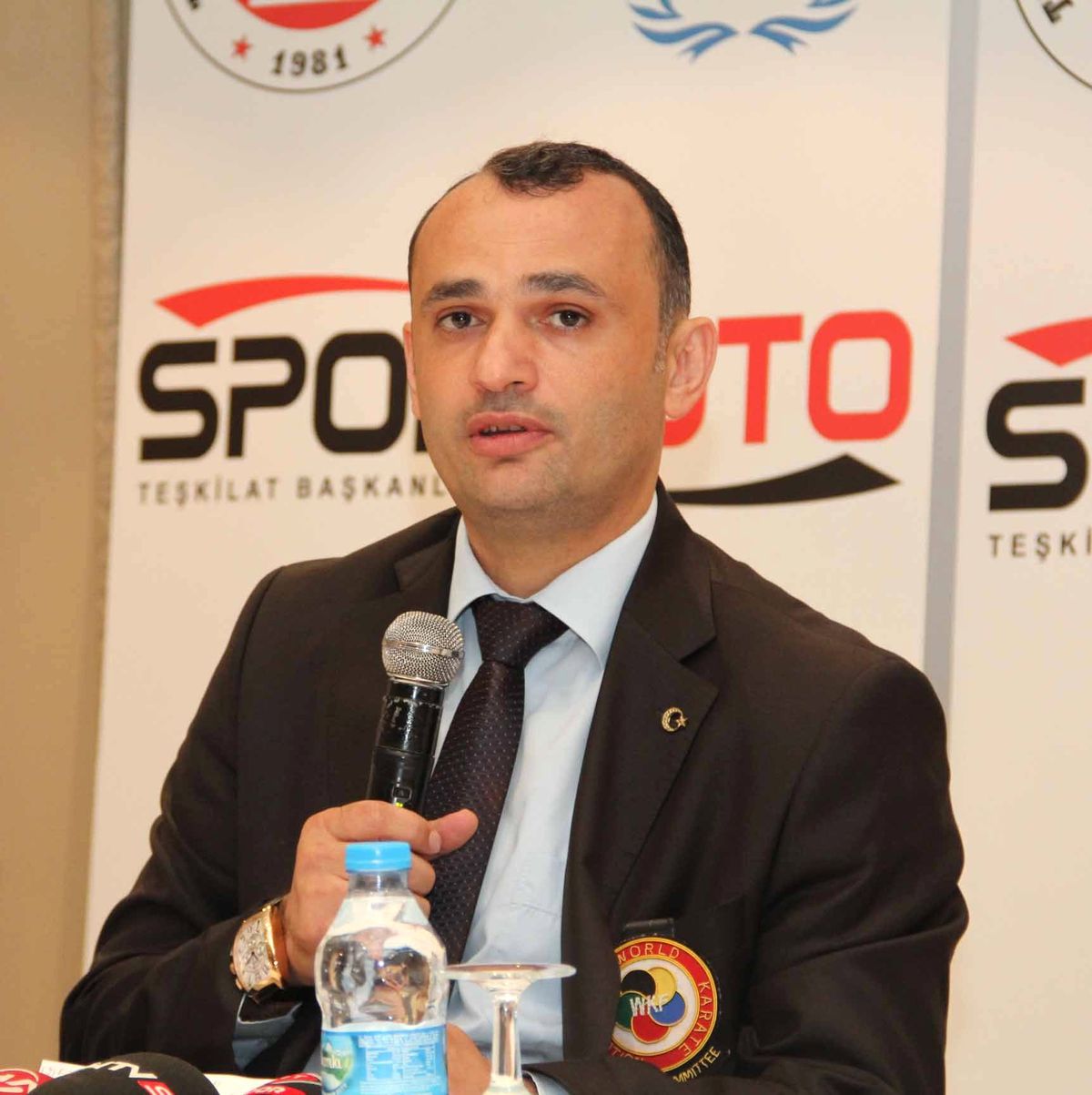 Esat Delihasan Yeniden Aday