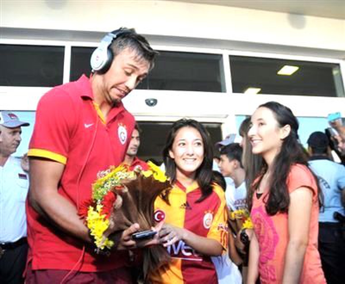 Galatasaray, Manchester Unıted Maçı İçin İngiltere\'ye Gitti