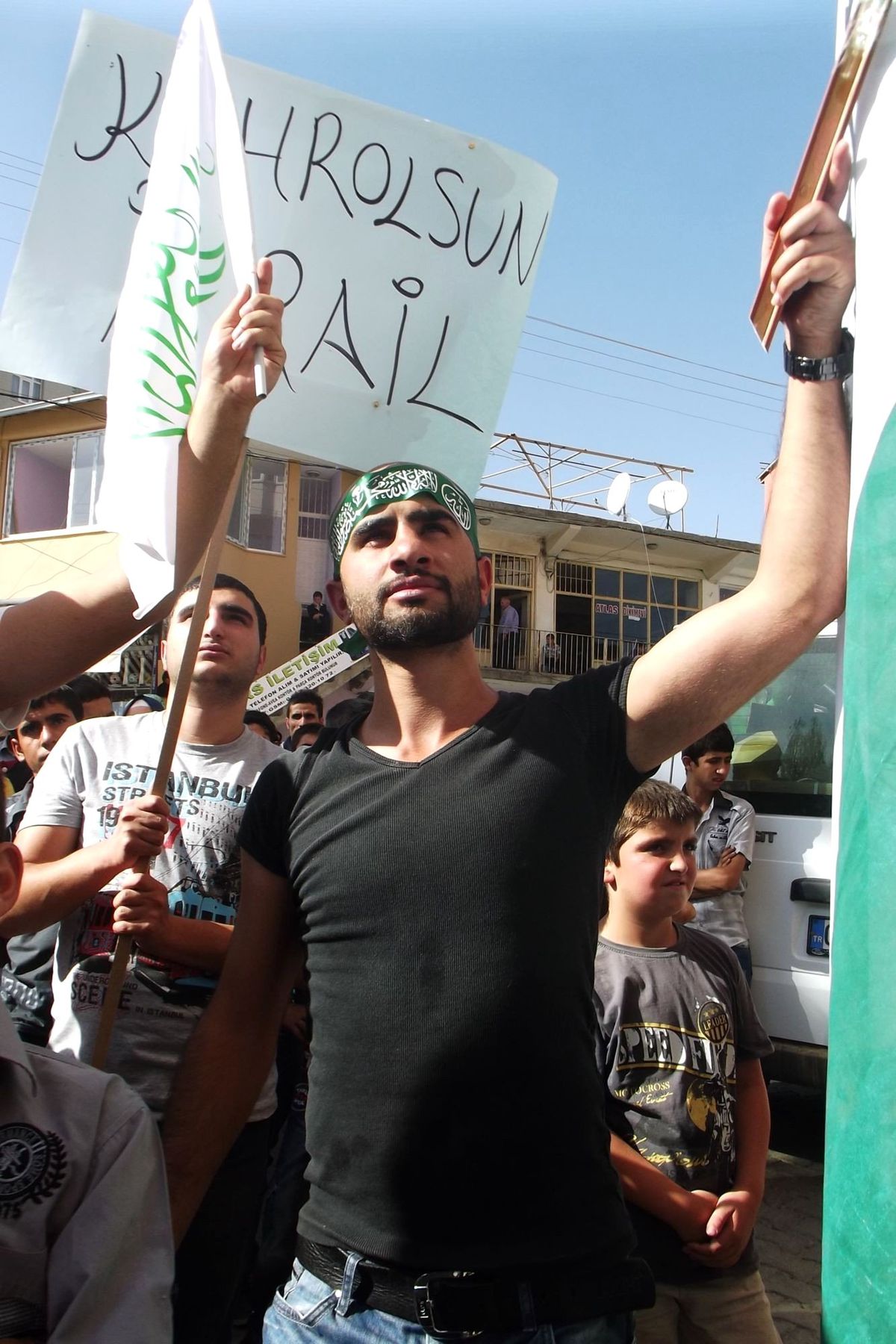 Hz. Muhammed'e Hakaret İçeren Film Hizan'da da Kınandı