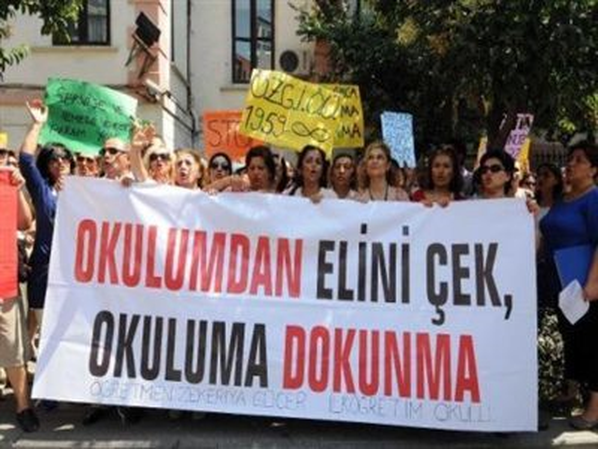 İl Milli Eğitim Müdürlüğü Önünde "İmam Hatip" Protestosu