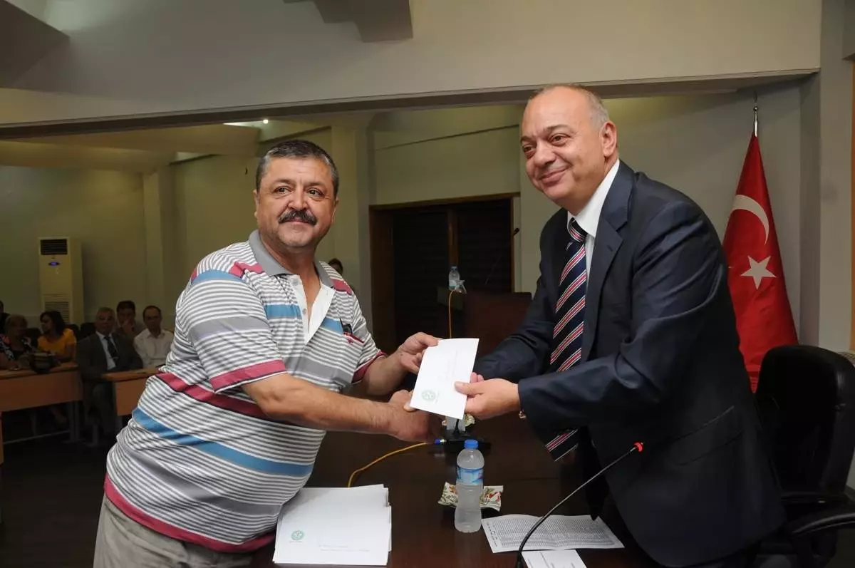 Manisa Belediyesi\'nden Muhtarlara Ücretsiz Kent Kart