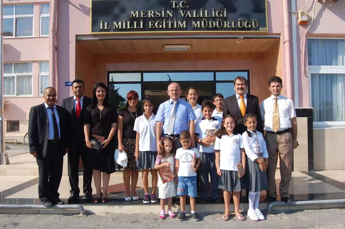 Öğrencilerden Milli Eğitime İlköğretim Haftası Ziyareti