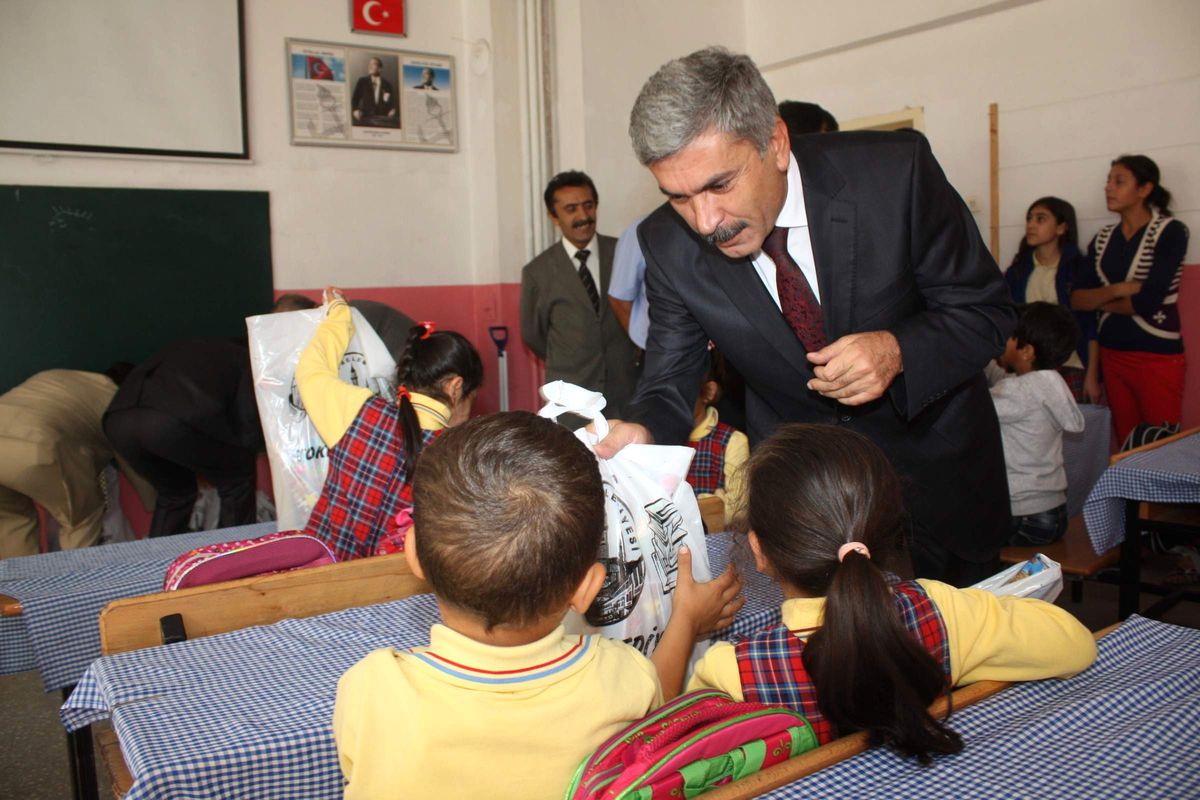 Tokat Belediyesi\'nde 4 Bin Öğrenciye Kırtasiye Yardımı