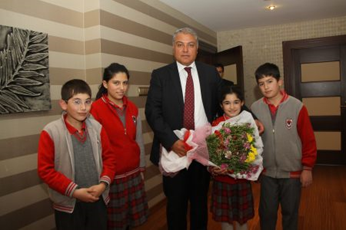 Vali Tekinarslan, Öğrencileri Kabul Etti