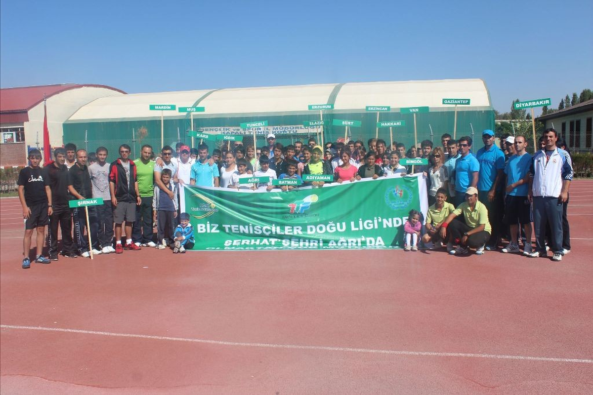 Vali Yardımcısı Ateş Tenis Kortlarında