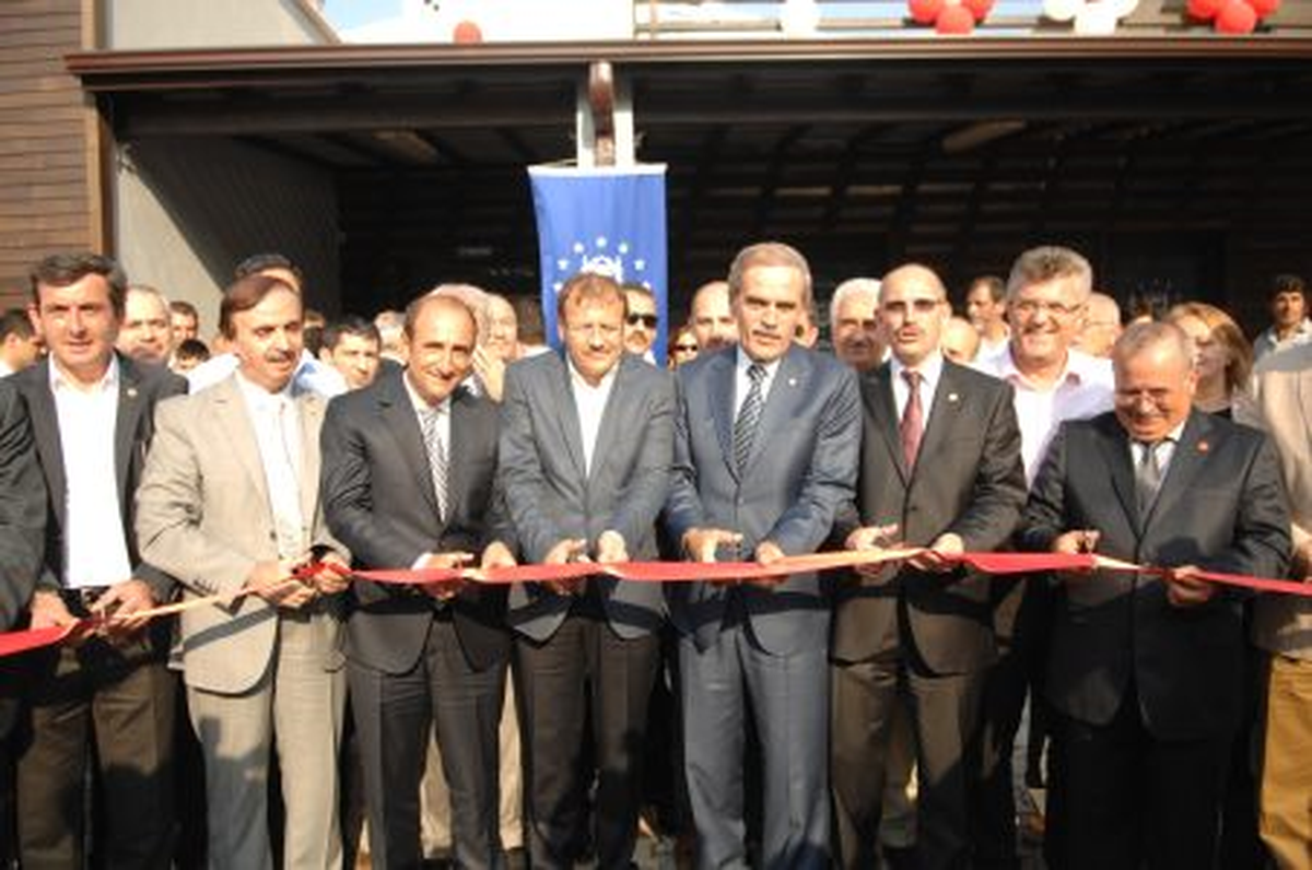 Yıldırım\'da 4 Mevsim Yüzme Keyfi Başladı