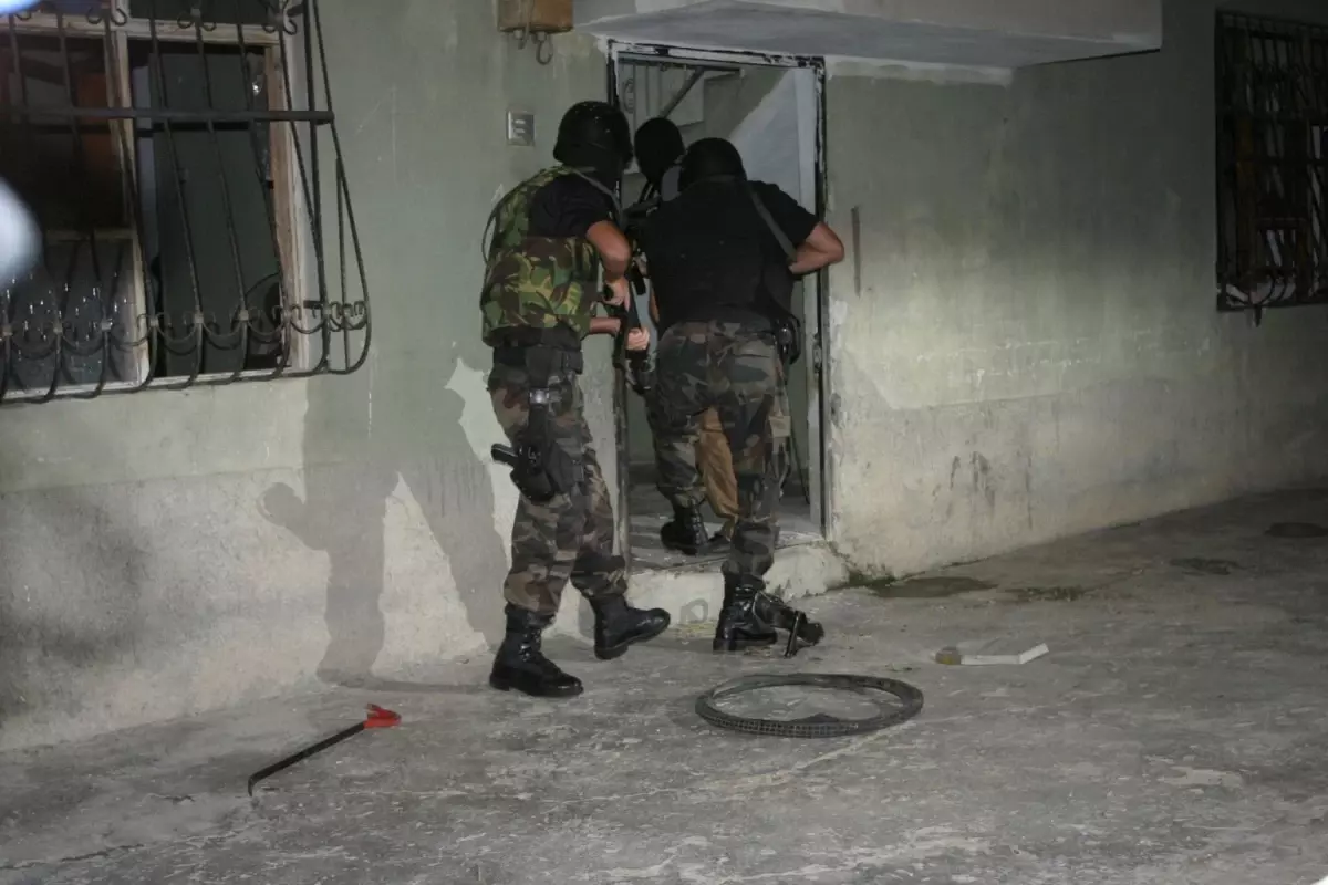 Adana\'da Helikopter Destekli Uyuşturucu Operasyonu