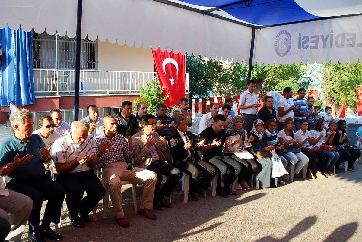 AK Parti Manisa Milletvekili Yurttaş, Şehit Evini Ziyaret Etti