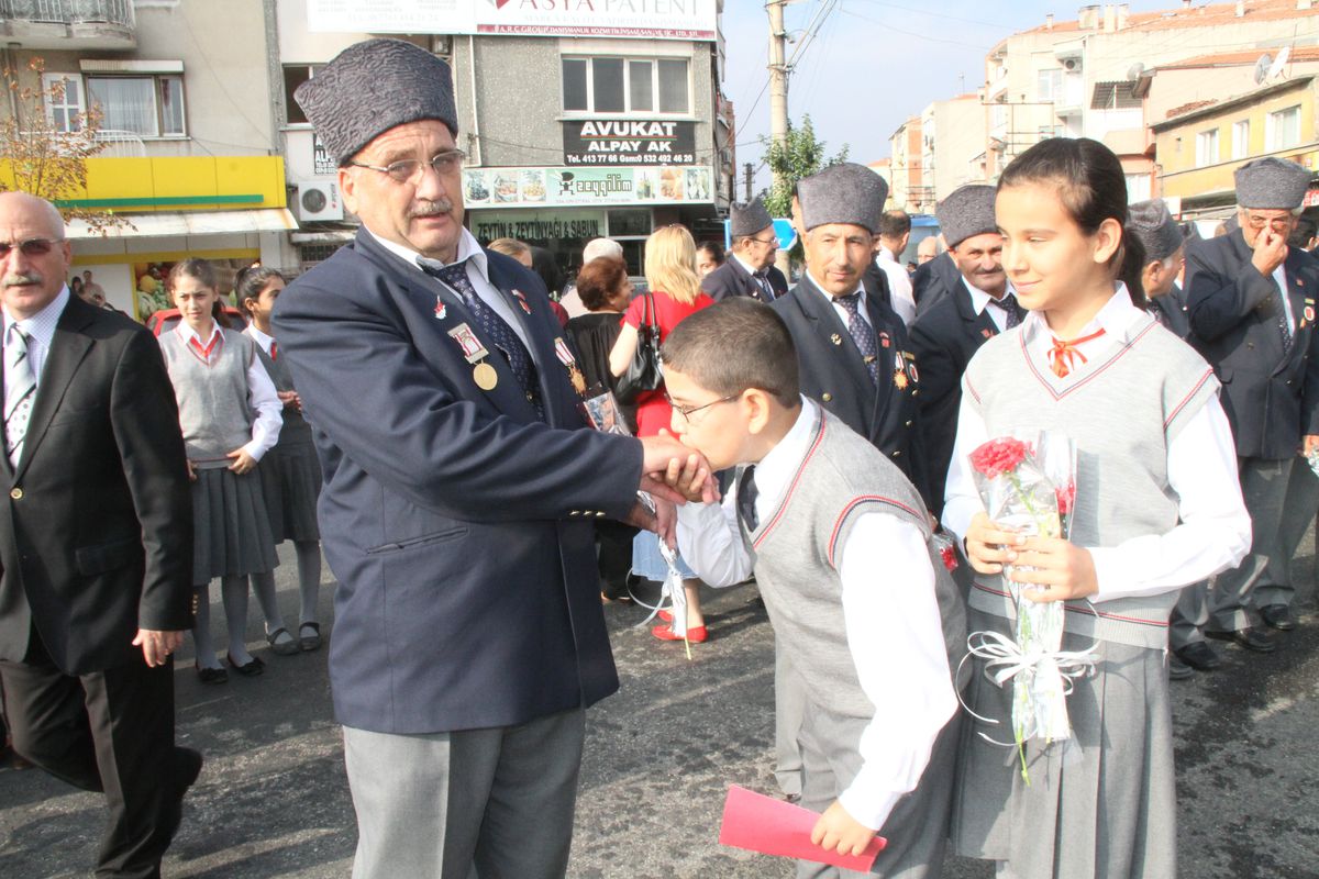 Akhisar\'da Gaziler Günü Kutlandı