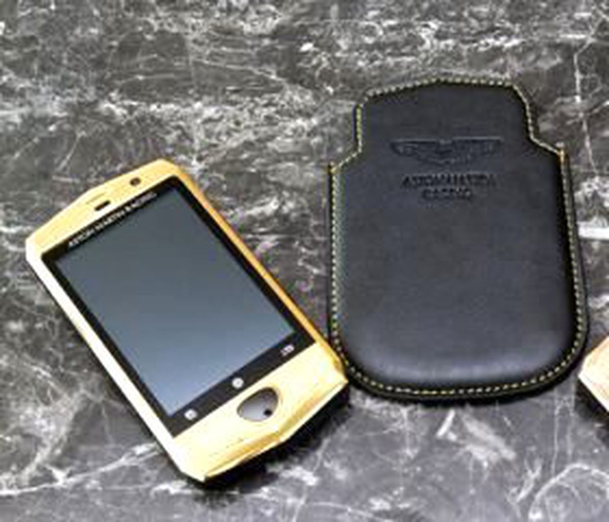 Aston Martin\'den Akıllı Telefon!