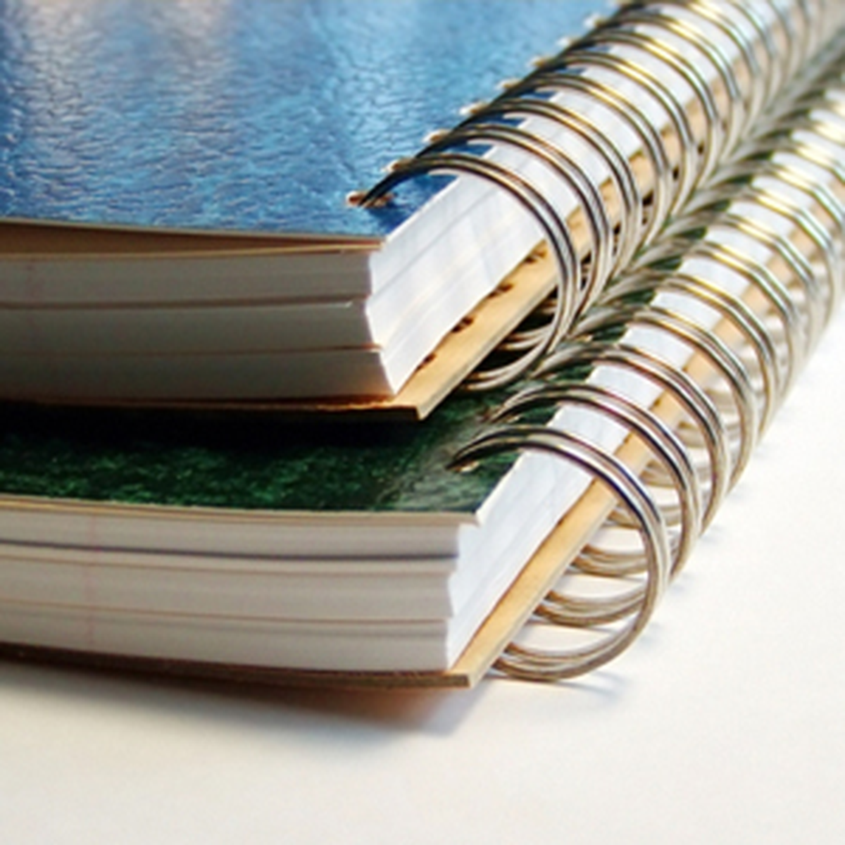 Çöpten 400 Bin Defter Çıktı!
