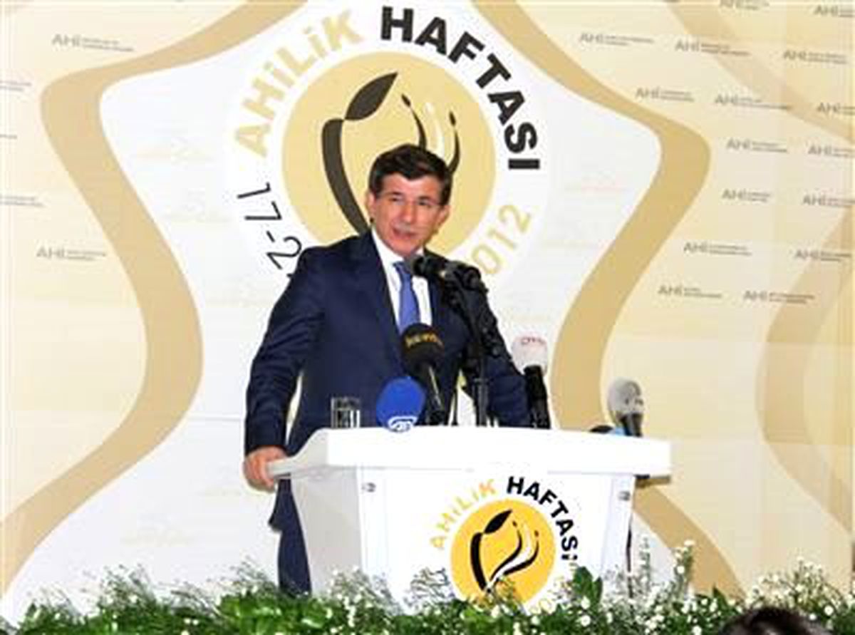Dışişleri Bakanı Davutoğlu Kırşehir\'de