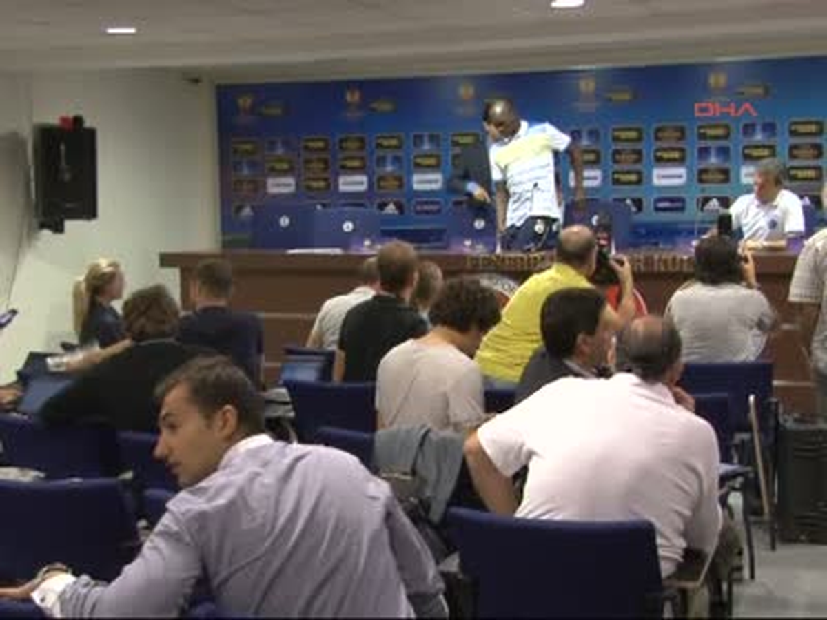 Fenerbahçe Teknik Direktörü Kocaman, Marsilya Maçı Öncesi Basın Toplantısı Düzenledi