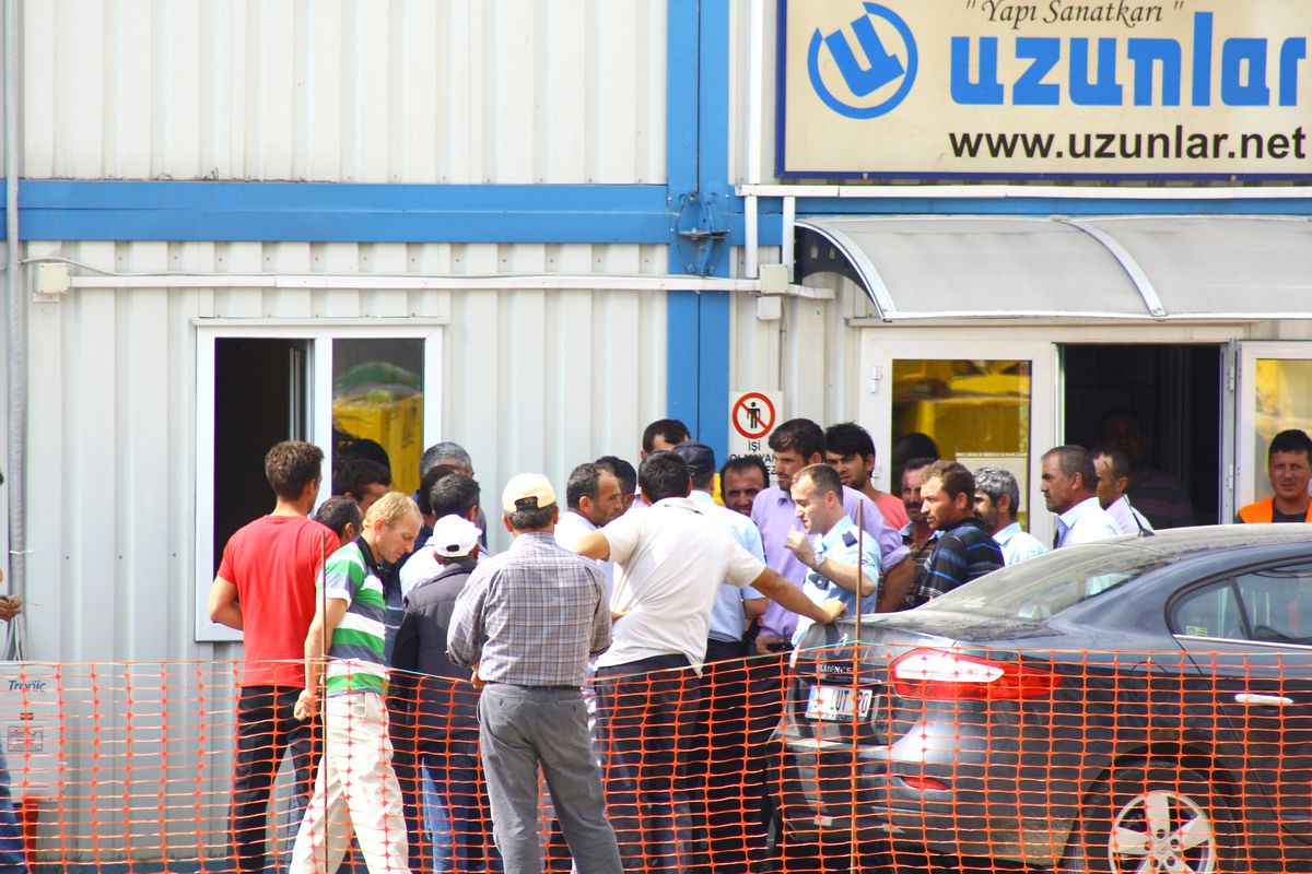Hastane İnşaatı İşçileri Grevde