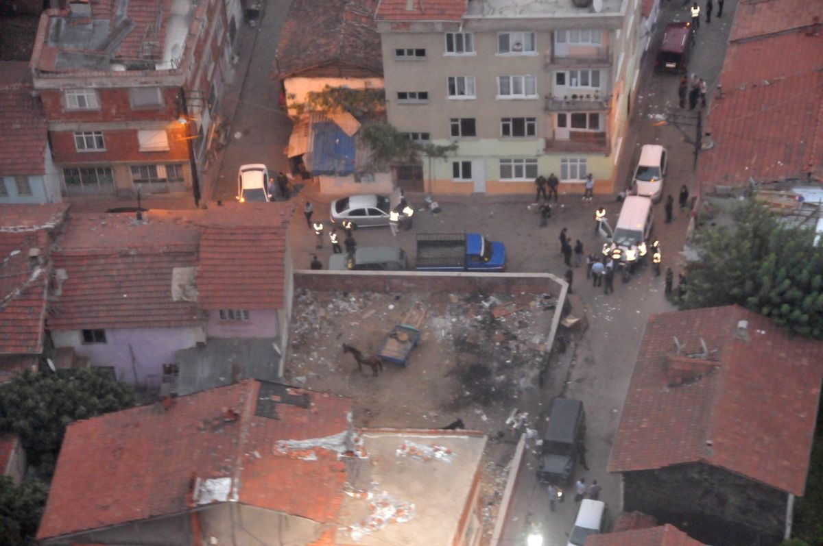 Helikopter Destekli Uyuşturucu Operasyonu Kamerada