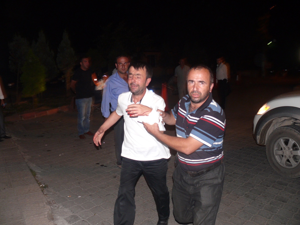 Kardeşinden Ayrılmak İsteyen Şahsı ve Babasını Öldürdü