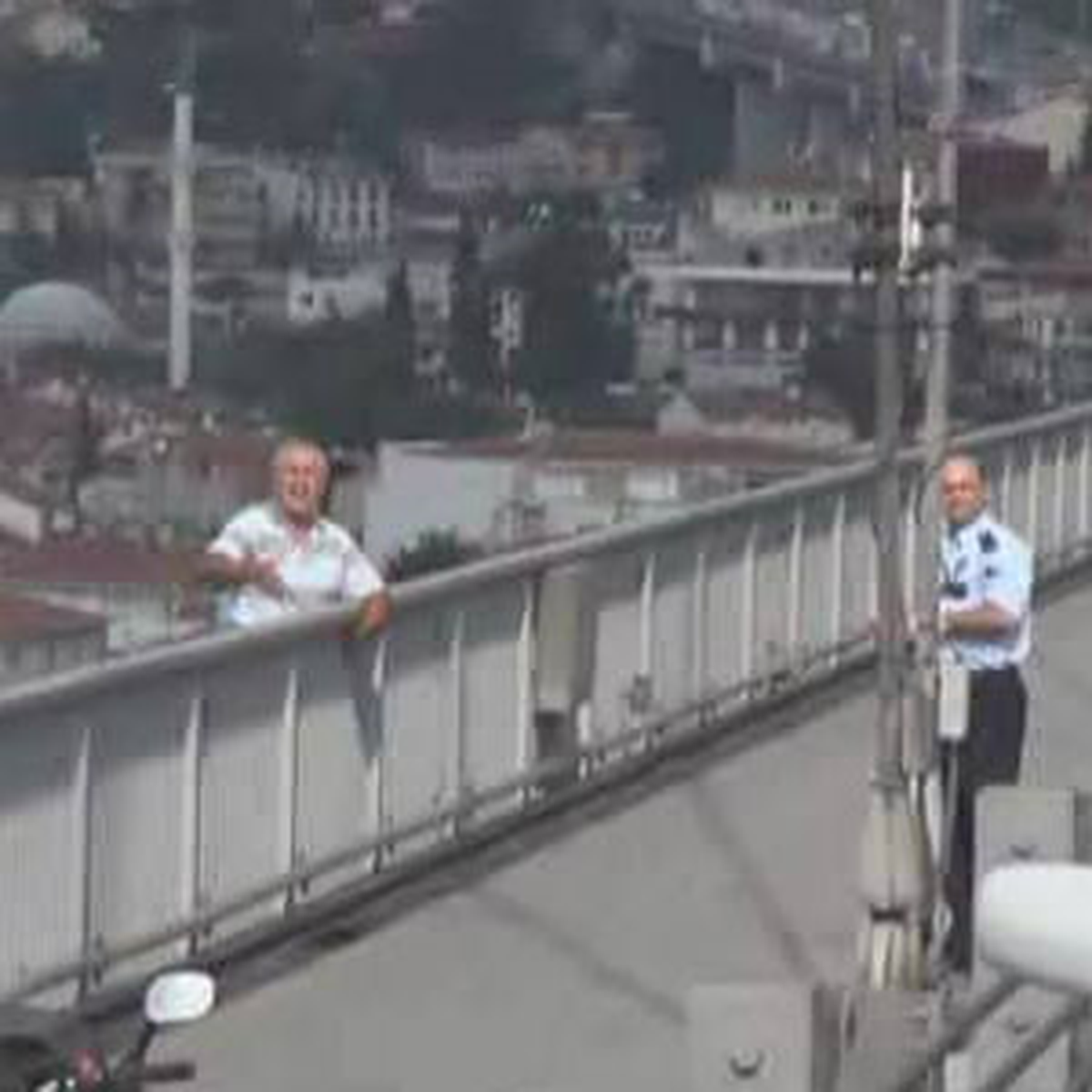 Köprüde "İntihar" Trafiği
