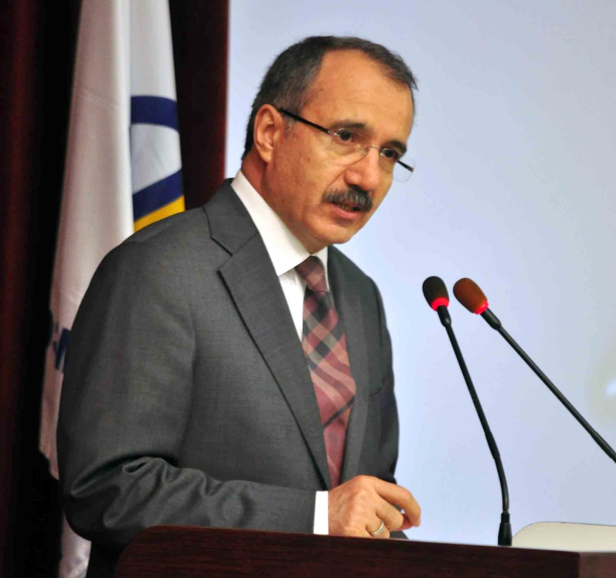 3 Yılda Öğretmenlerin Norm Kadroları Doldurulacak"
