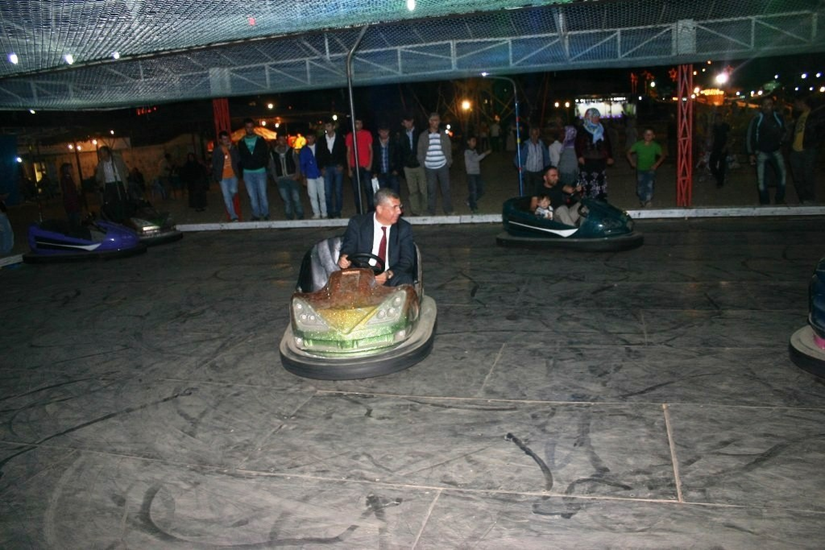 Protokol Üyelerinin Lunapark Keyfi