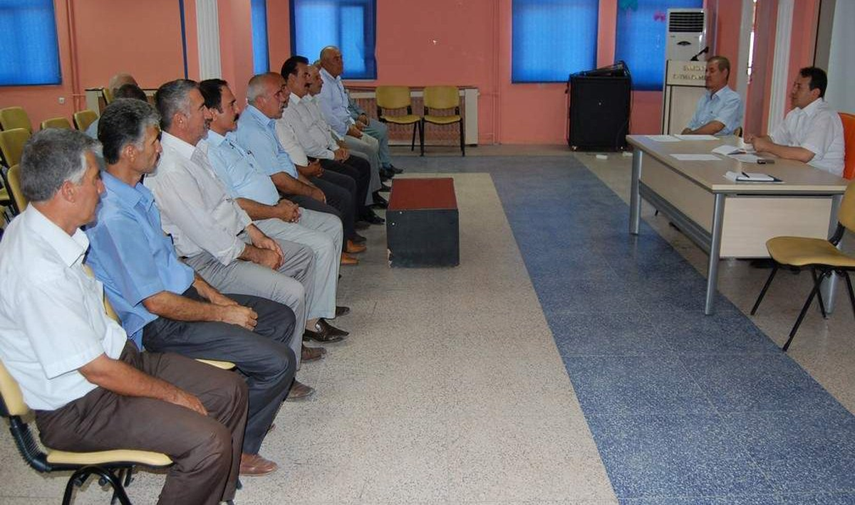 Samsat Kaymakamı Muhtarları Dinledi