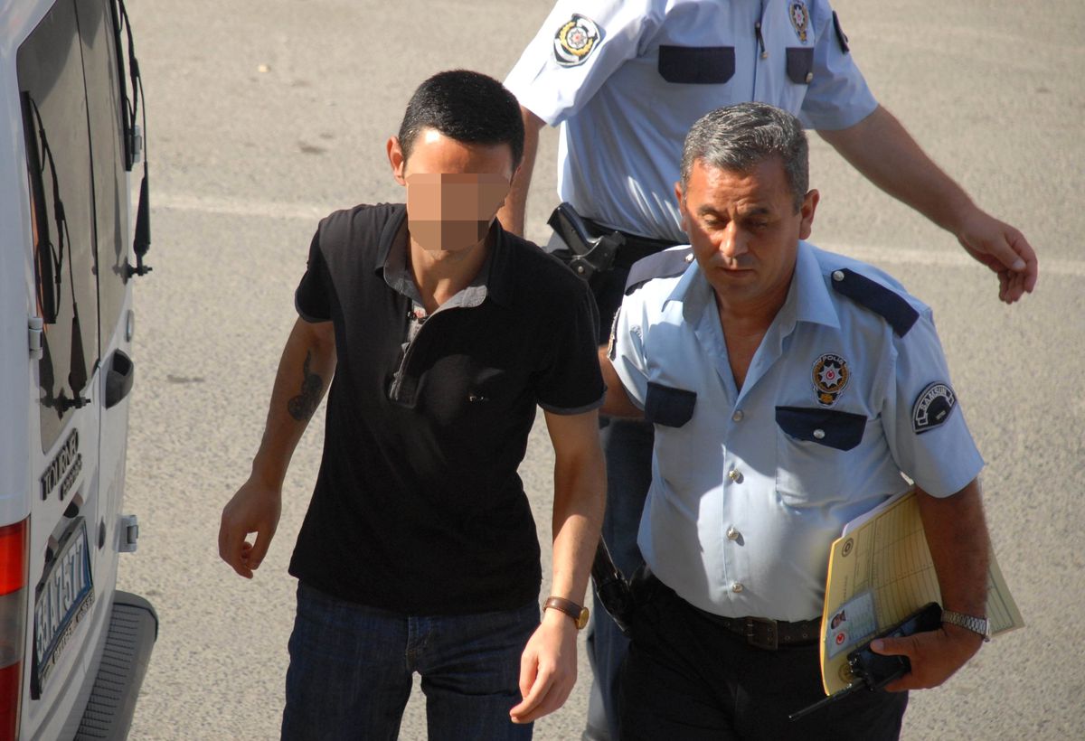 Tabancayla Yakalanan Genç Gözaltına Alındı