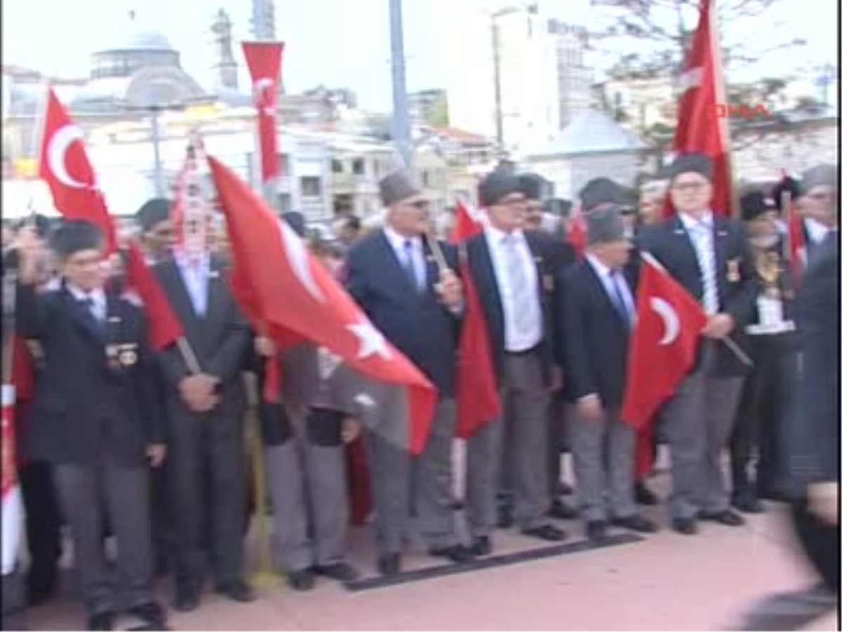 Taksim\'de 19 Eylül Gaziler Günü Kutlaması