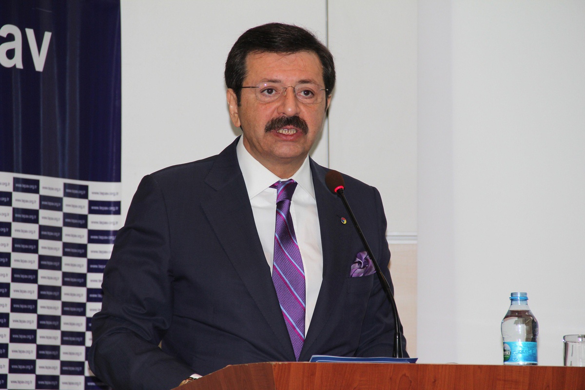 Tepav\'dan \'Demokrasiye Geçiş Çağında Anayasa Yapmak\' Konferansı