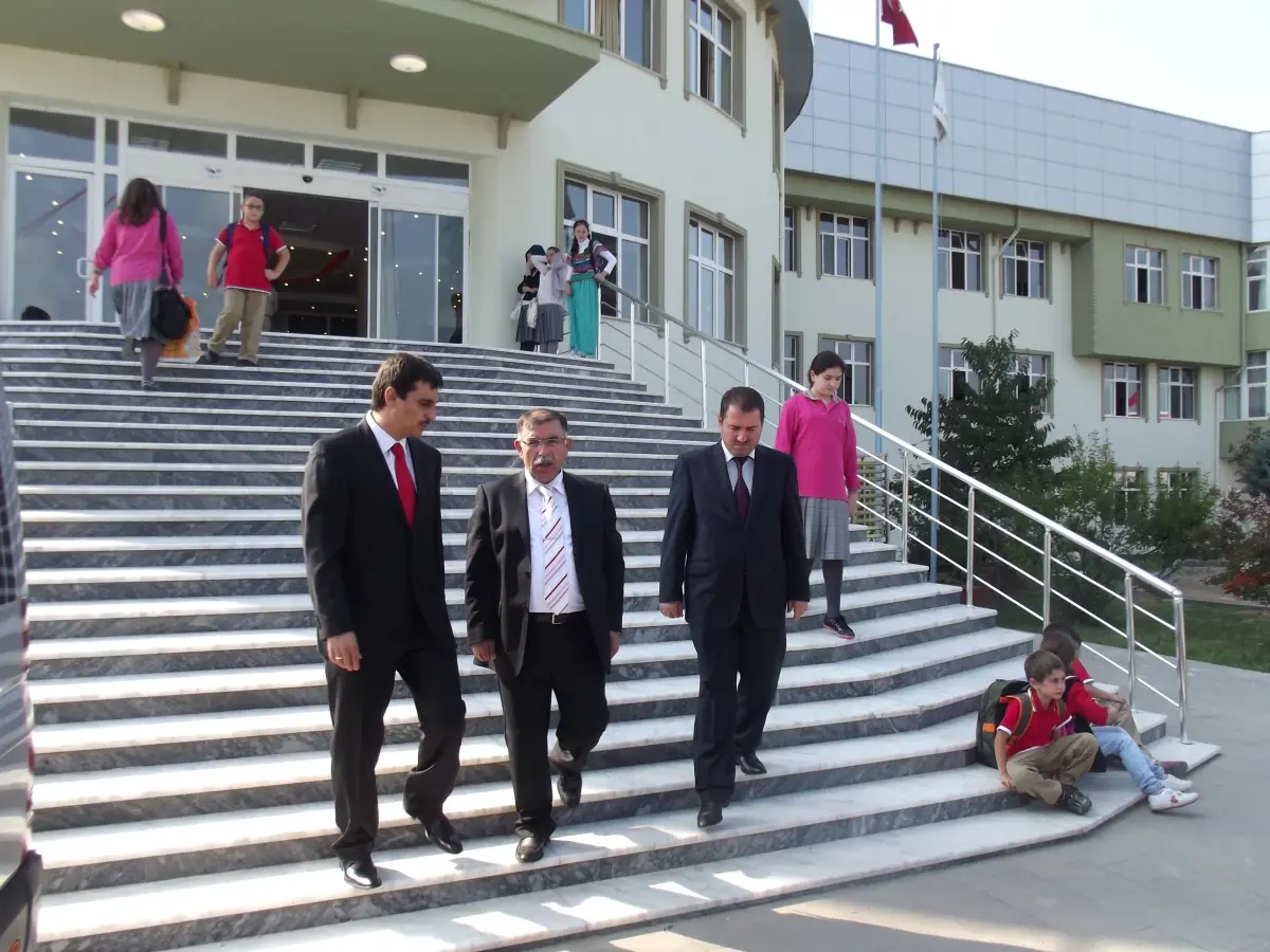 Vali Yılmaz, Özel Yunus Güner Eğitim Kurumuna Ziyaret