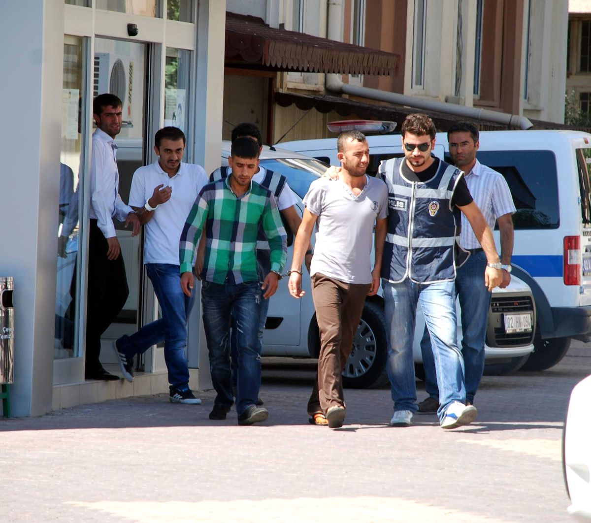 4 İlde Yapılan Uyuşturucu Operasyonunda 7 Gözaltı