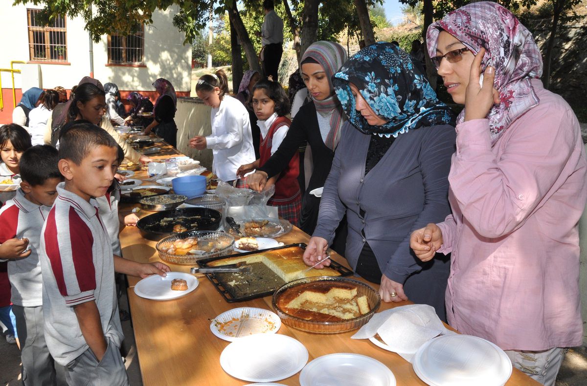 Aksaray\'da Piknik Havasında İlköğretim Haftası