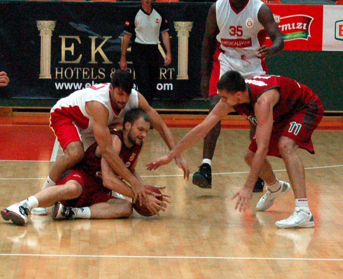 Basketbol: Banvit-Tübad Turnuvası