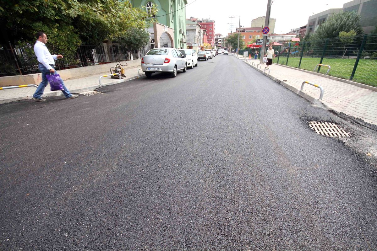 Büyükşehir Belediyesi Asfalt Çalışmalarını Sürdürüyor