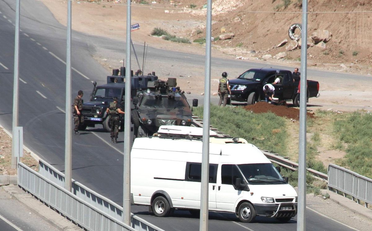 Diyarbakır-Mardin Karayolunda Yüklü Miktarda Patlayıcı Bulundu