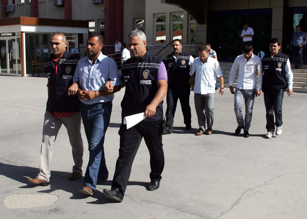 Dolandırıcılık Yaptığı İddia Edilen 3 Kişi Gözaltına Alındı