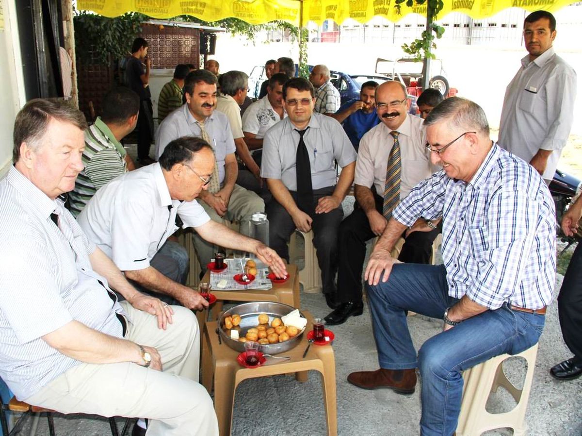 Edremit\'te Ahilik Haftası İçin Lokma Döküldü