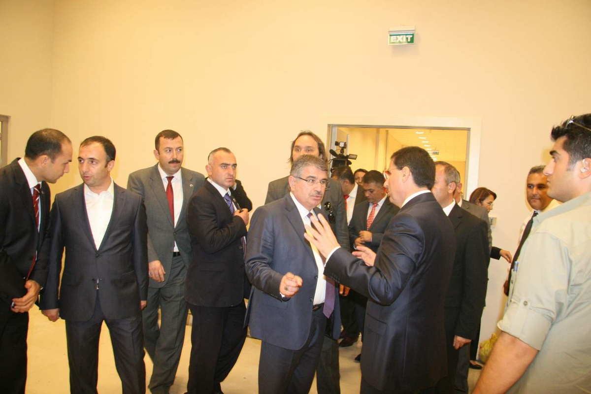 İçişleri Bakanı Şahin, Afet Koordinasyon Merkezi\'ni Gezdi