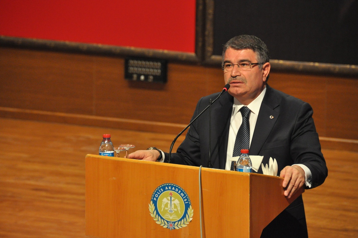 "Zaman da Mekan da Tanımayız"