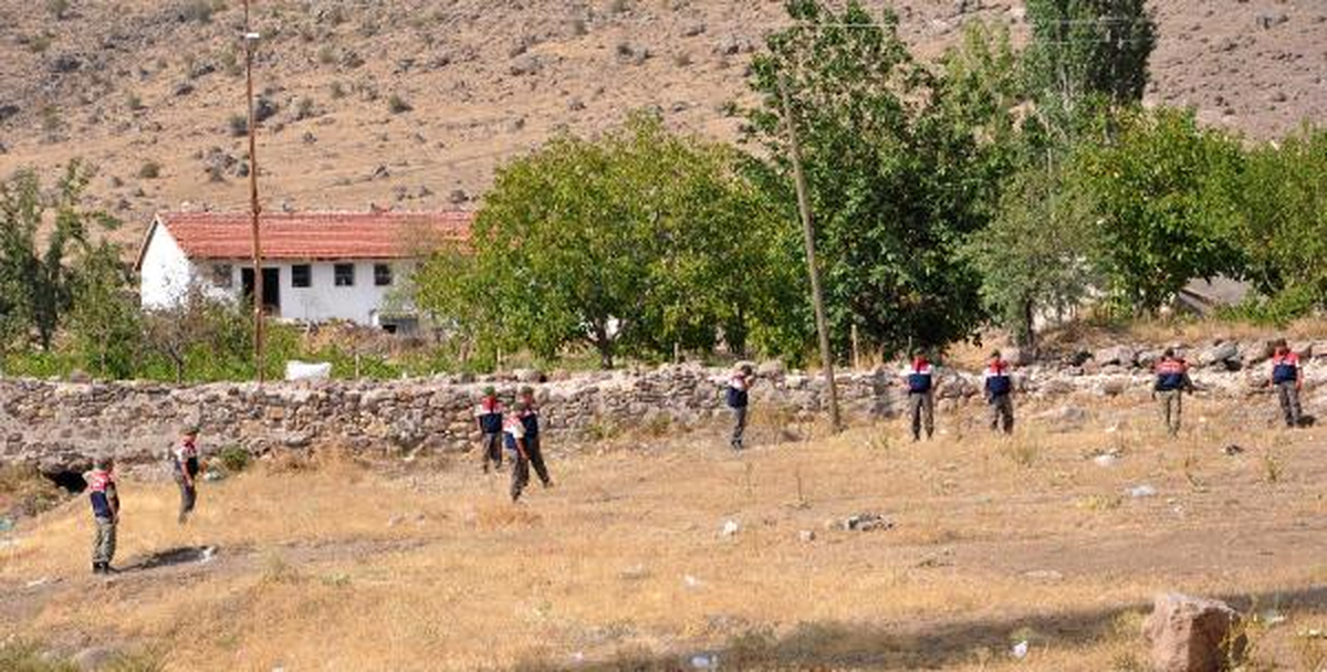 Kışlacık Köyü\'nde Bugünkü Aramalarda, 80 El Bombası Bulundu