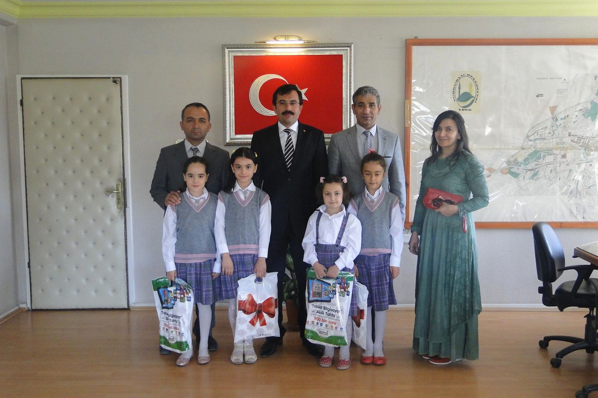 Minik Öğrencilerden Başkan Uzunkaya\'ya Ziyaret