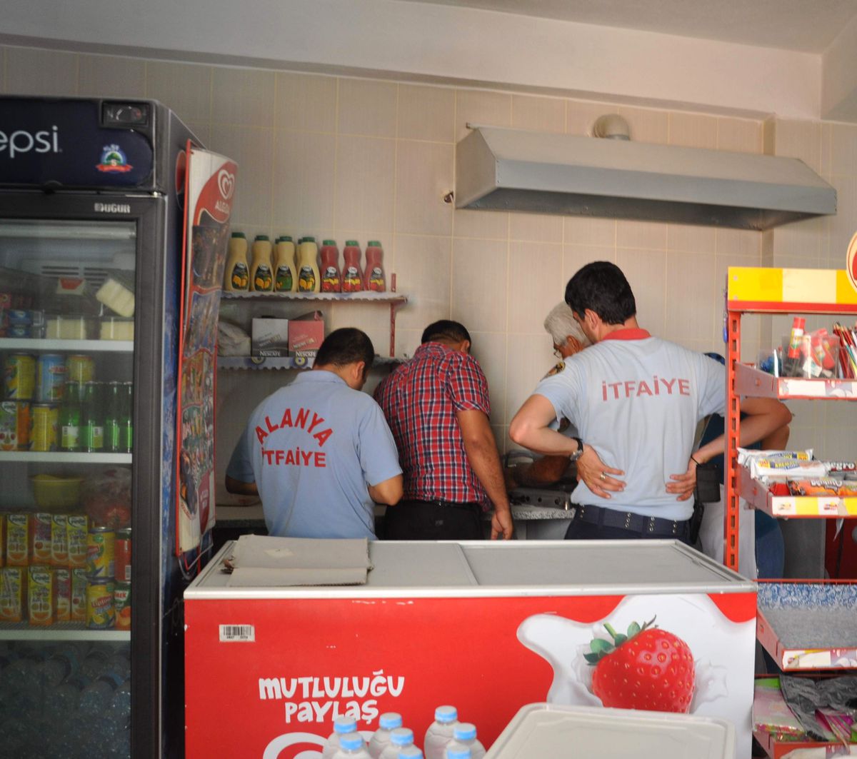 Okul Kantininde Yangın Kısa Sürede Söndürüldü