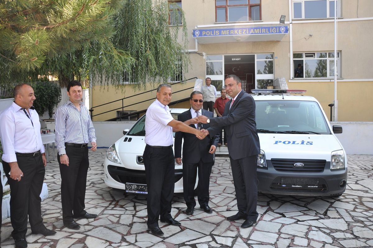 Sandıklı Emniyet Müdürlüğüne İki Araç