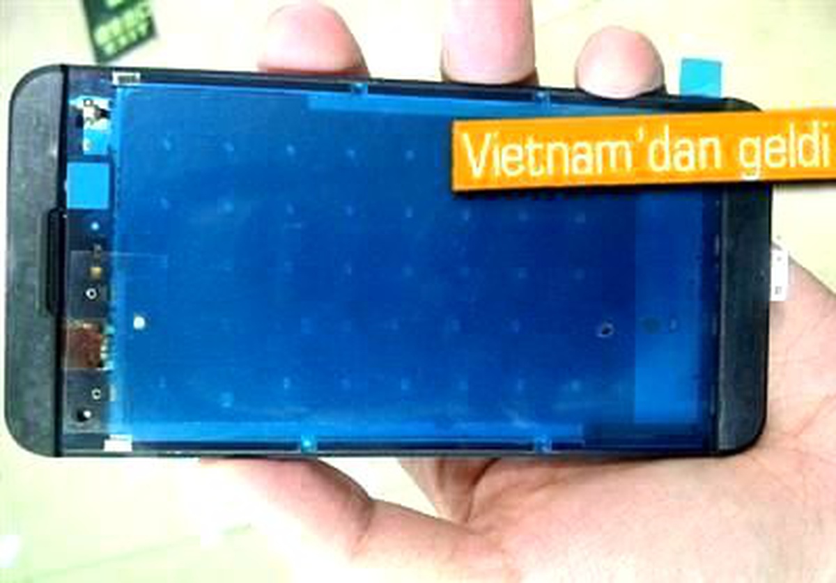 Yeni Blackberry\'nin İçi Görüntülendi