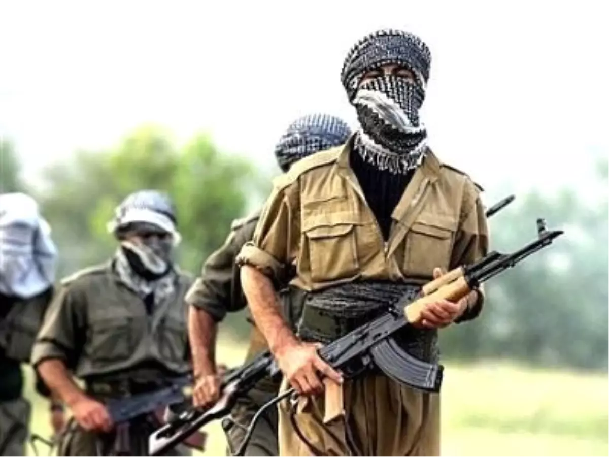 Teröristlerin Yol Kesme Anı Görüntülendi