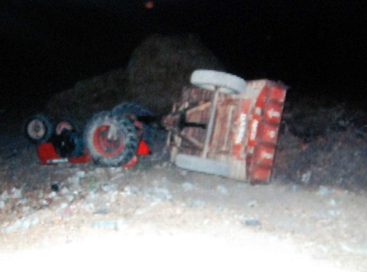 Traktör Devrildi: 1 Ölü 1 Yaralı
