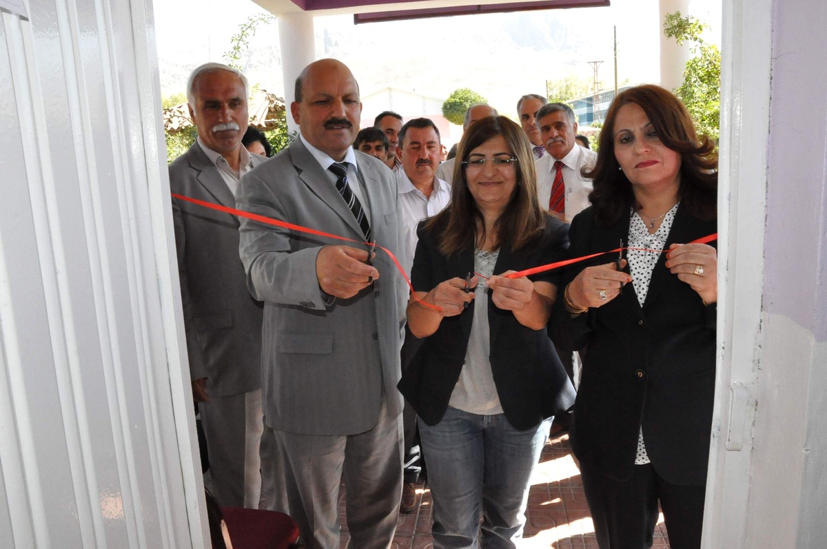 Trikotaj Kursiyerini Tamamlayan 18 Kadına Sertifikaları Verildi