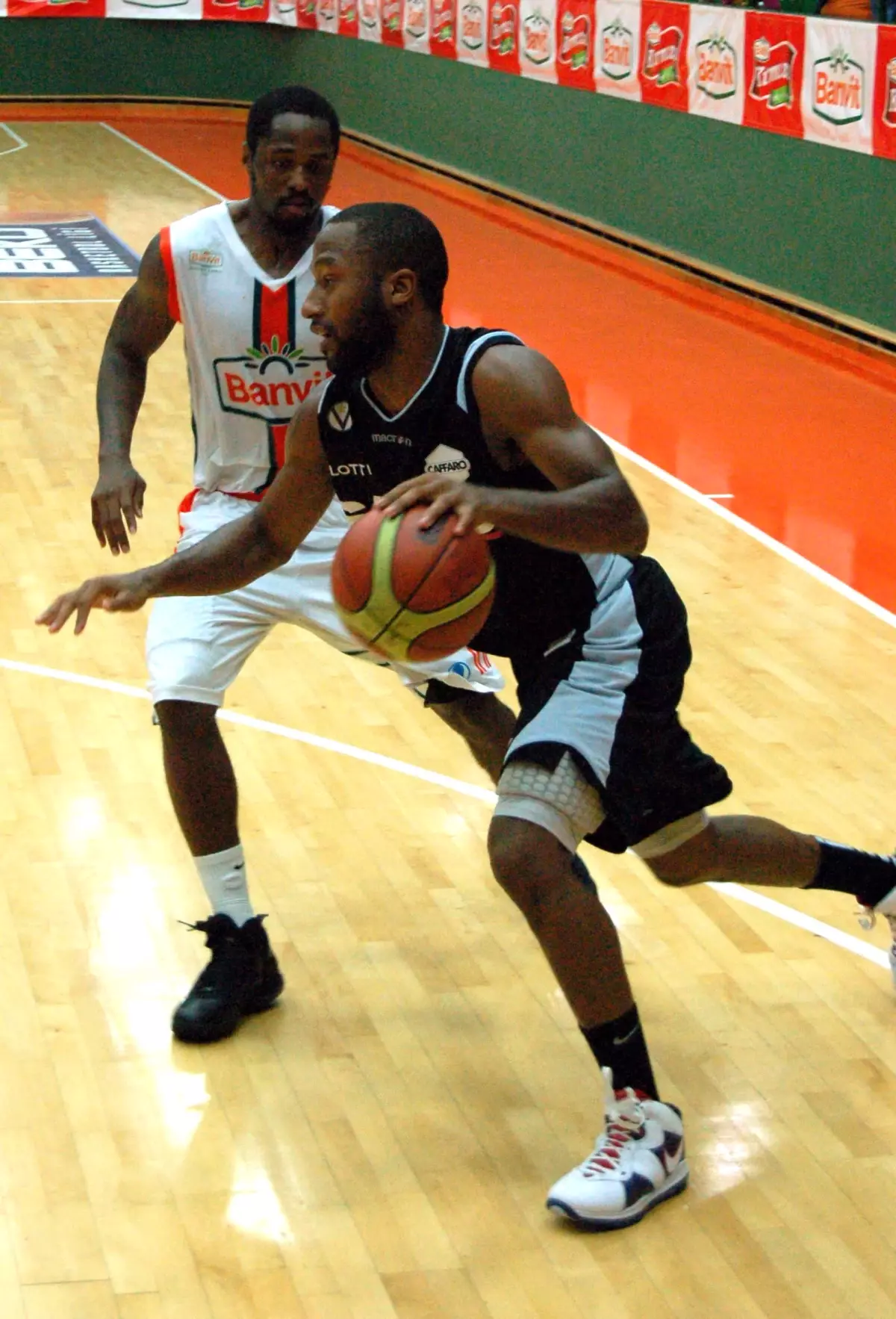 Tübat Turnuvası Banvit Galibiyeti ile Başladı