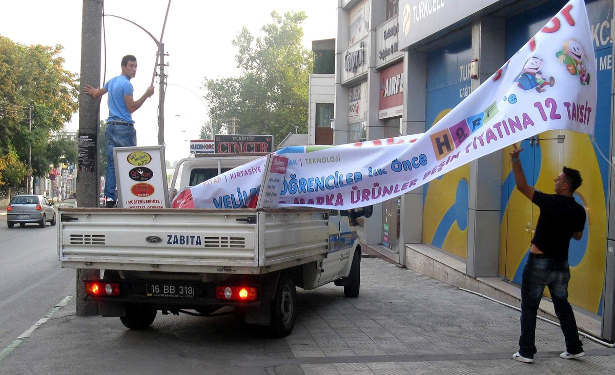 Zabıtadan Tabela Kirliliğine Geçit Yok
