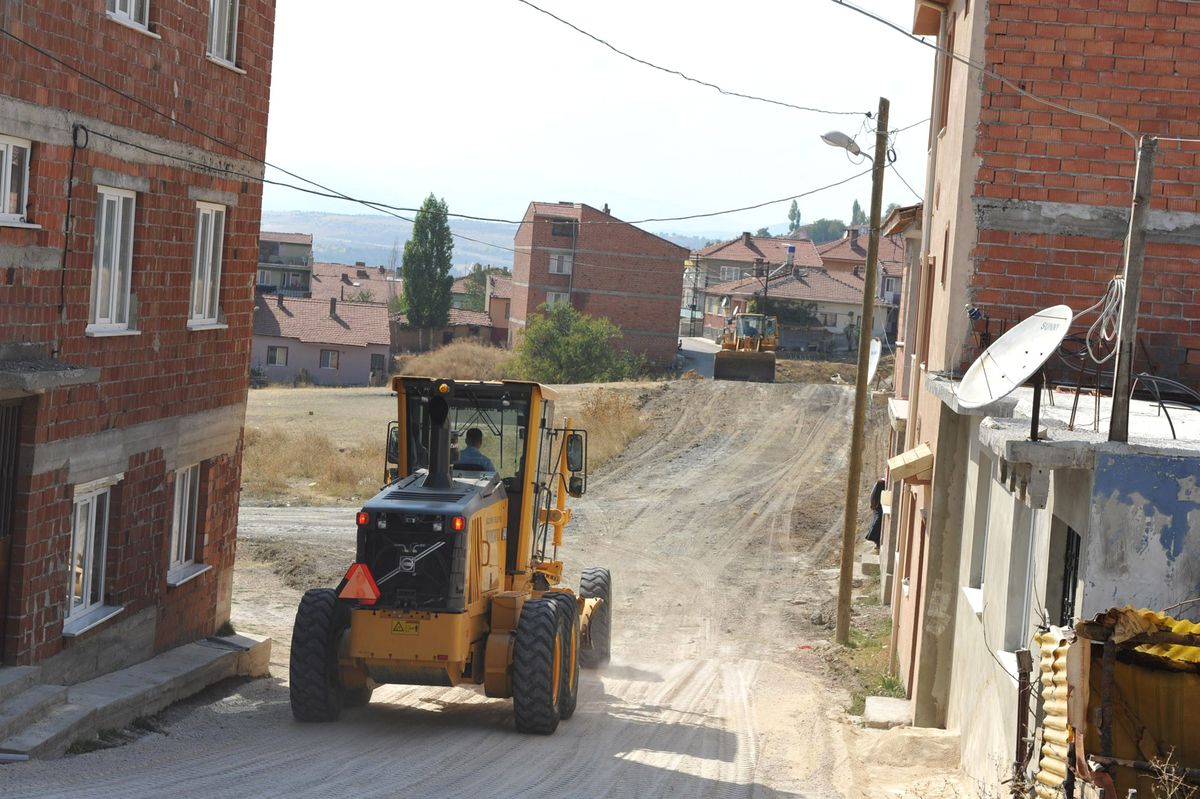 4 Eylül Mahallesi\'nde Yol Çalışması