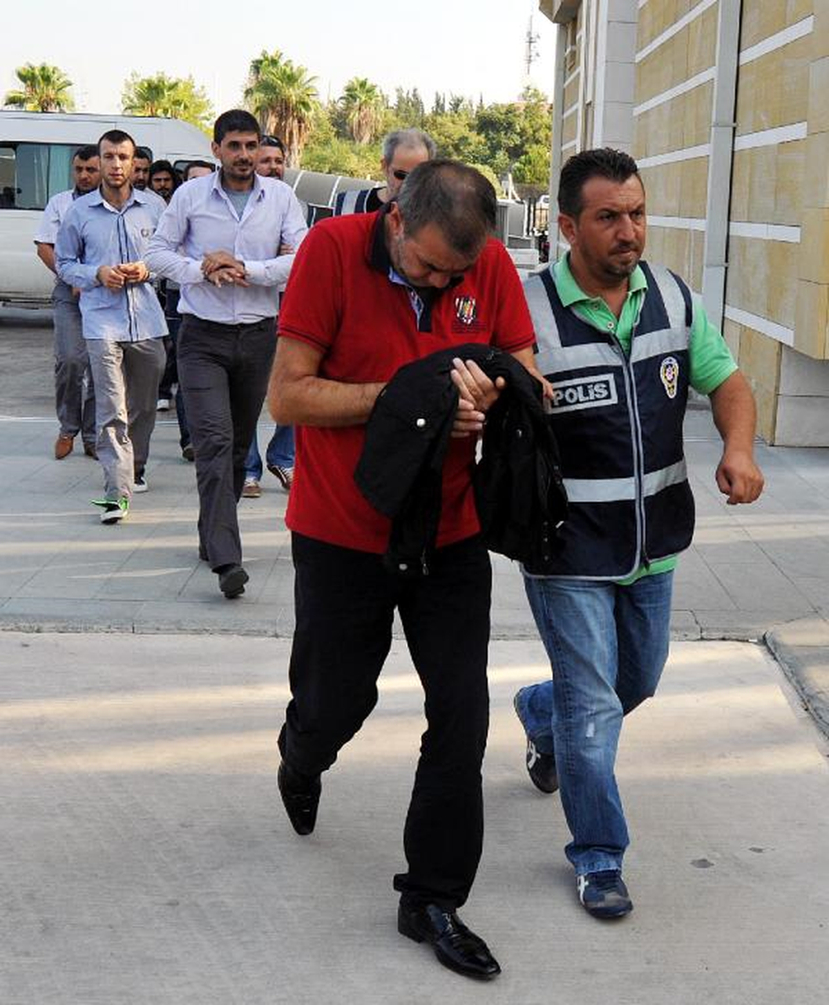Antalya\'da Uyuşturucu Operasyonu: 14 Gözaltı