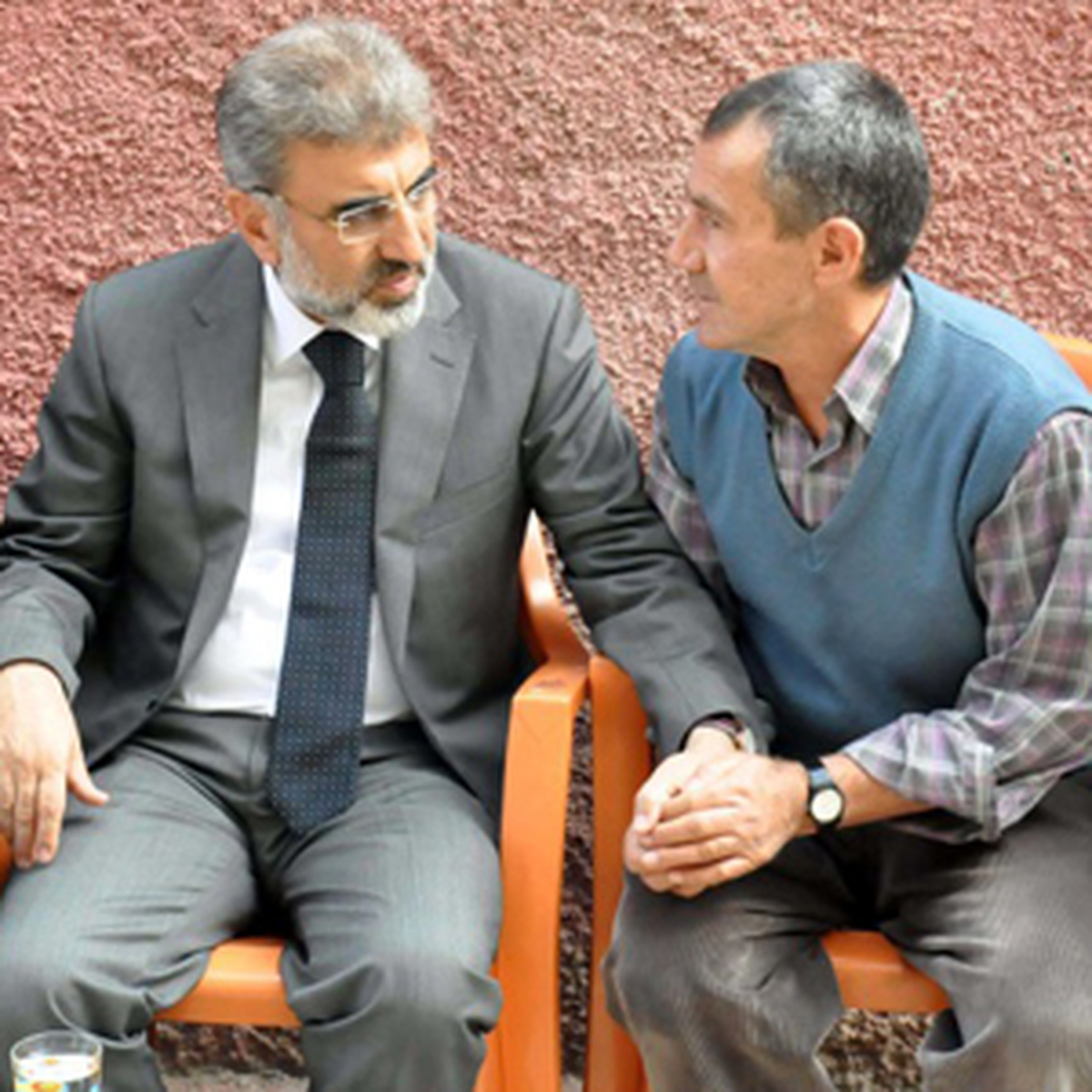 Bakan Yıldız\'dan Şehit Ailesine Taziye Ziyareti (Fotoğraflı